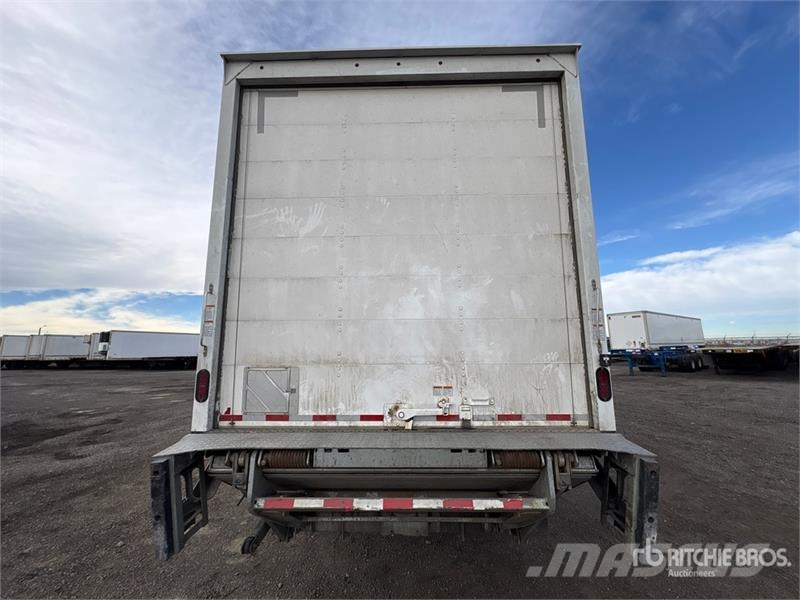 International MV 607 4x2 Freight Van Truck Furgons