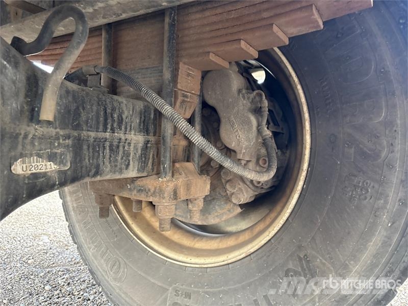 International MV 607 4x2 Freight Van Truck Furgons