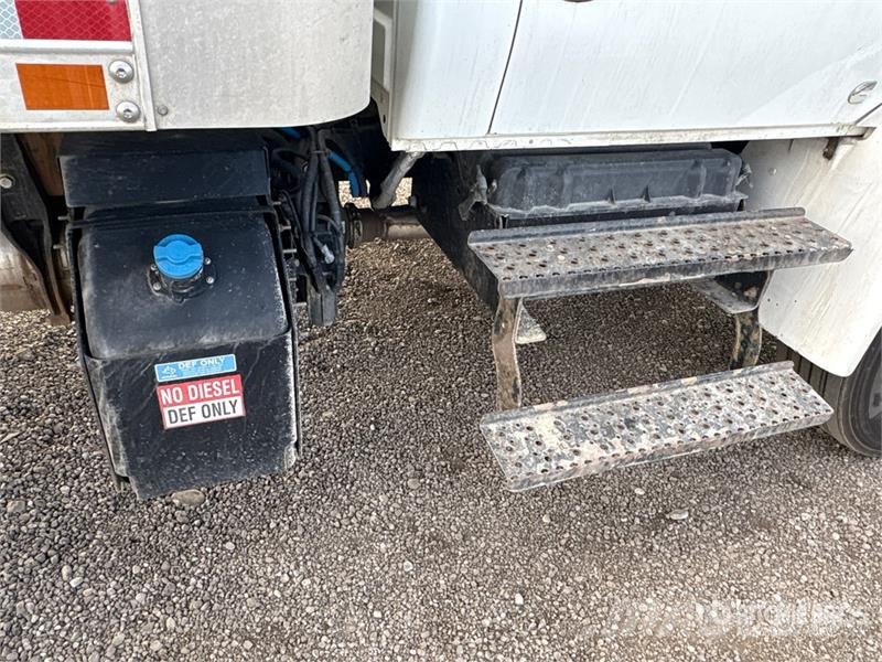 International MV 607 4x2 Freight Van Truck Furgons