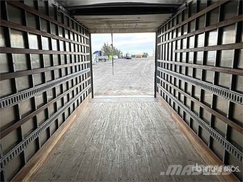 International MV 607 4x2 Freight Van Truck Furgons