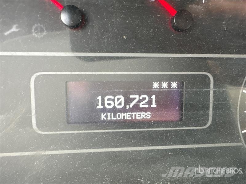 International MV 607 4x2 Freight Van Truck Furgons