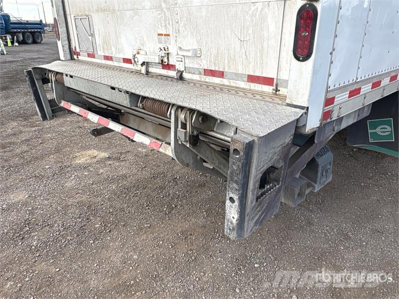 International MV 607 4x2 Freight Van Truck Furgons