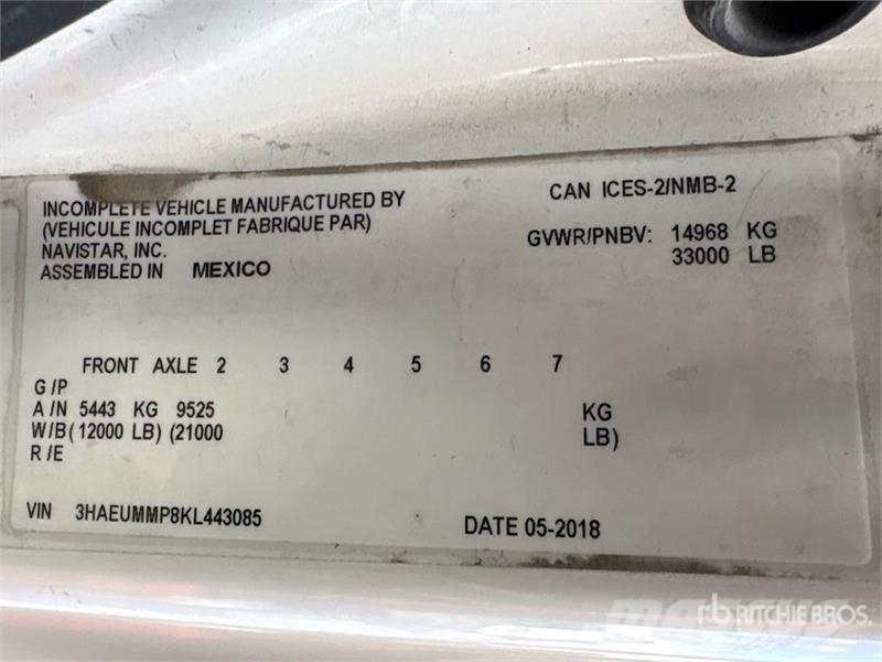 International MV607 4x2 Freight Van Truck Furgons