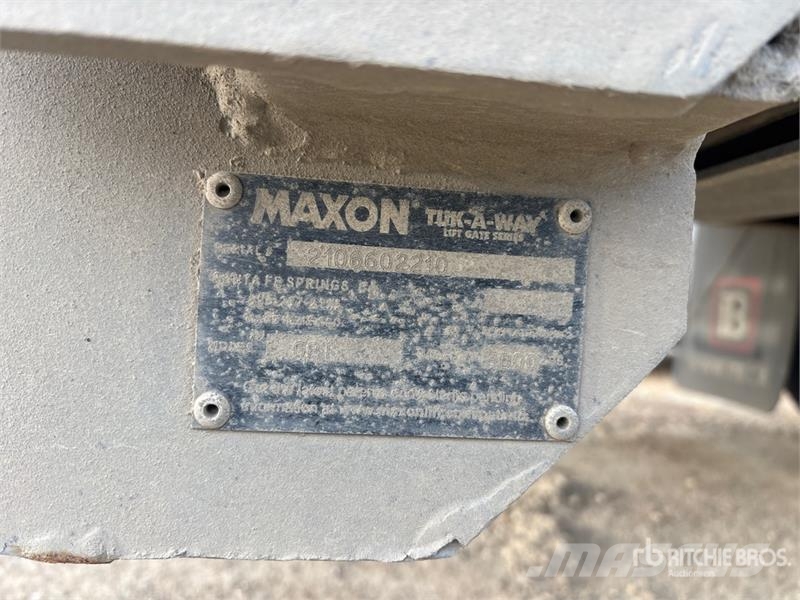 International MV607 4x2 Van Truck Camion cassonati