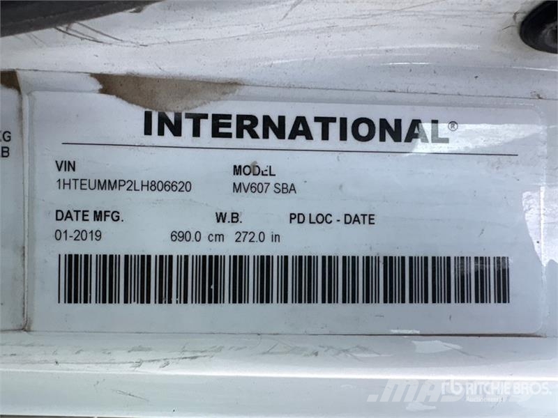 International MV607 4x2 Box Van Truck Umpikorikuorma-autot