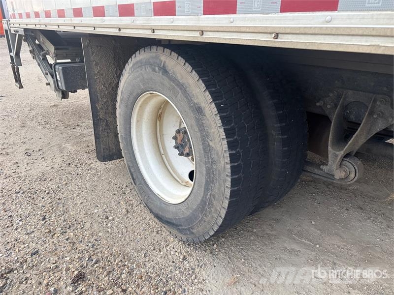 International MV607 4x2 Van Truck Camion cassonati