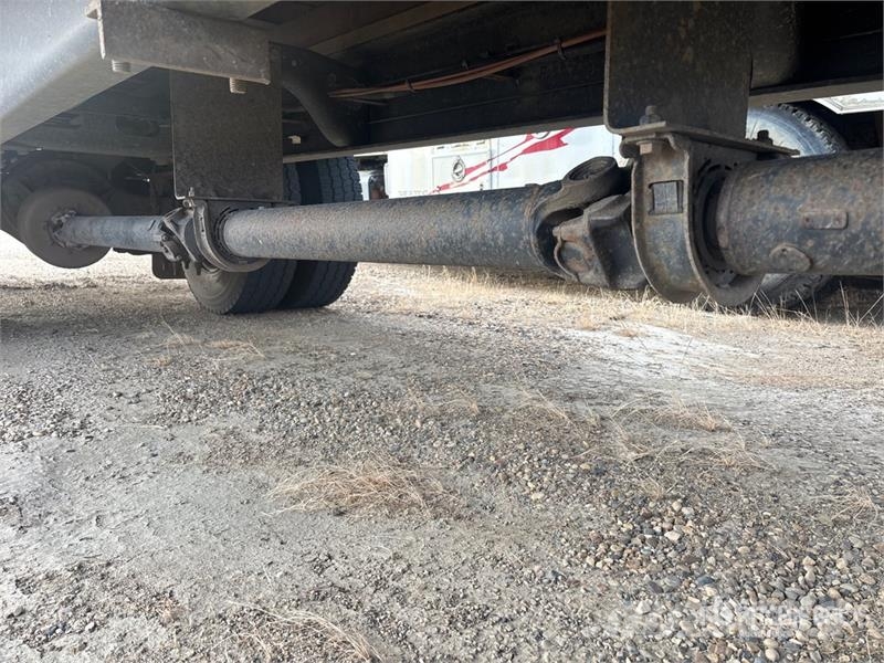 International MV607 4x2 Van Truck Camion cassonati