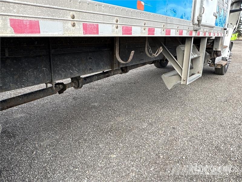 International MV607 4x2 Freight Van Truck Furgons