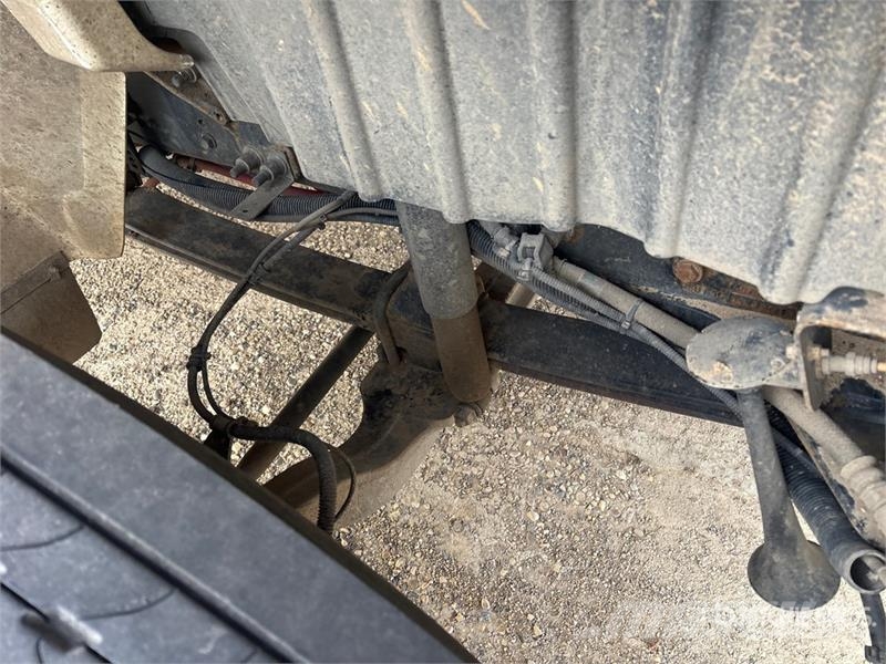 International MV607 4x2 Van Truck Camion cassonati