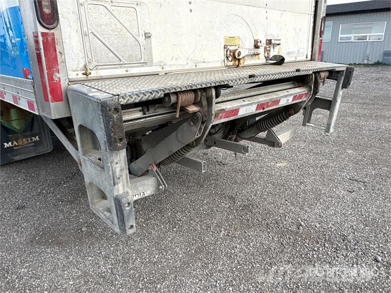 International MV607 4x2 Freight Van Truck Furgons