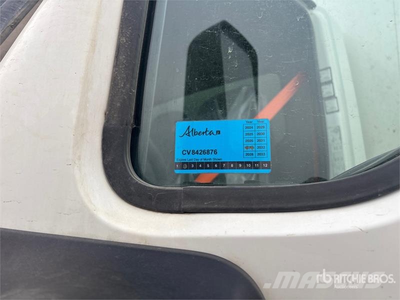 International MV607 4x2 Van Truck Camion cassonati