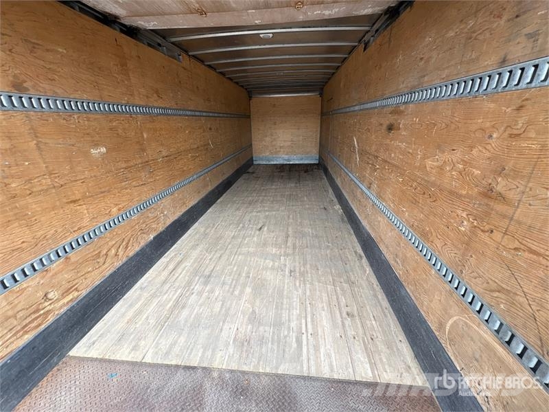 International MV607 4x2 Freight Van Truck Furgons