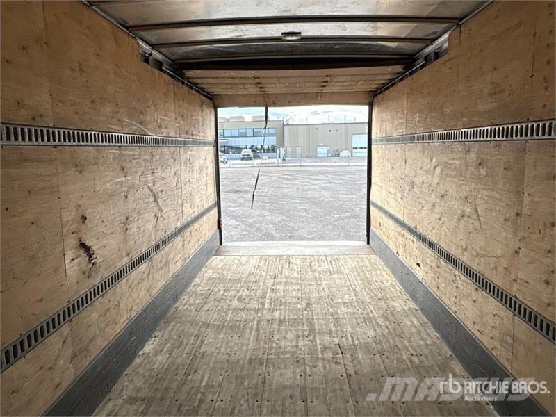 International MV607 4x2 Freight Van Truck Furgons