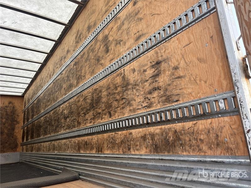 International MV607 4x2 Van Truck Camion cassonati