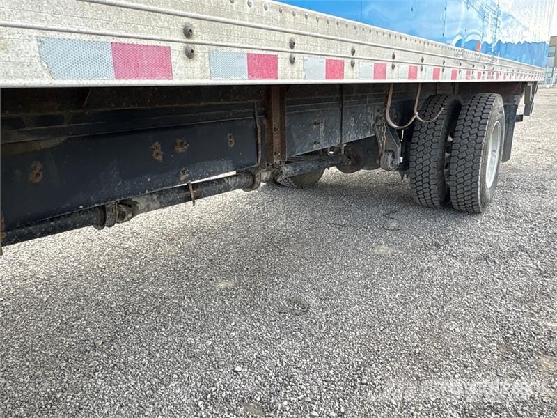 International MV607 4x2 Freight Van Truck Furgons