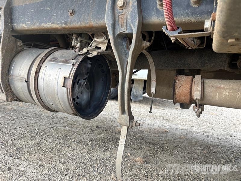International MV607 4x2 Van Truck Camion cassonati