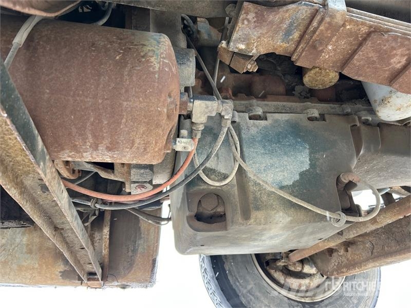 International Navistar 8100 6x4 Flatbed Truck Φορτηγά Kαρότσα με ανοιγόμενα πλαϊνά