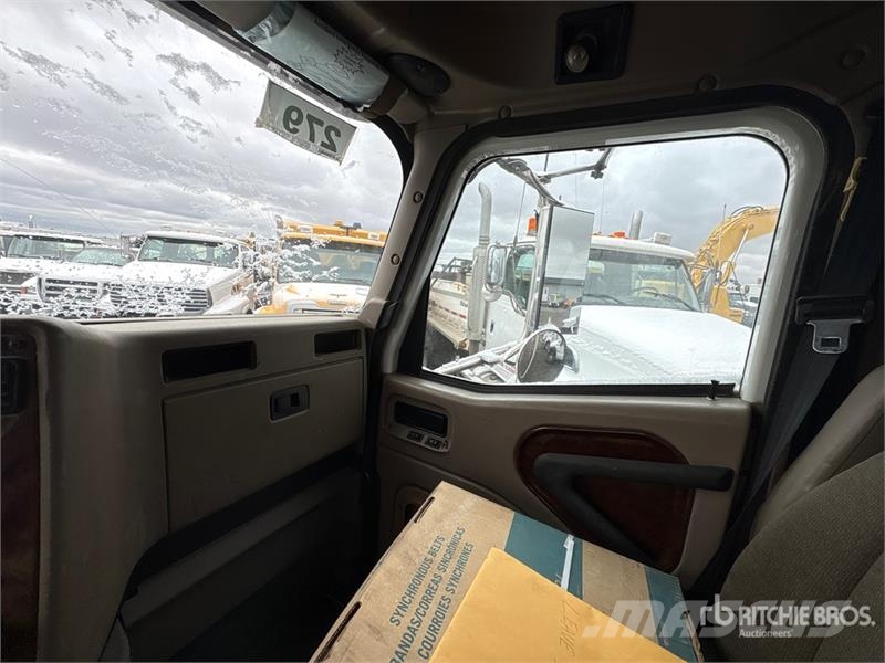 International Paystar 5600i 8x6 Coil Tubing Reel Truck Vehicule de recuperare