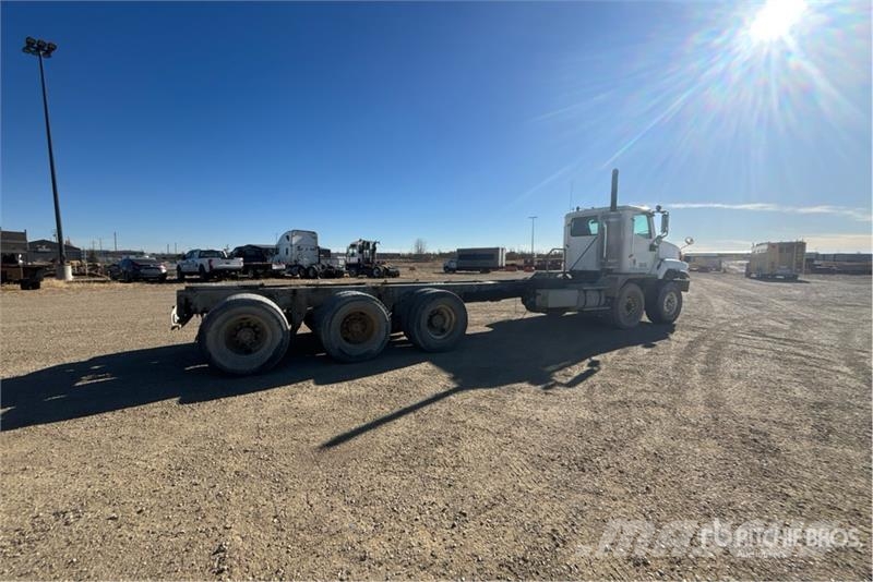 International PayStar 5600i 8x6 Cab and Chassis Kabine i unutrašnjost