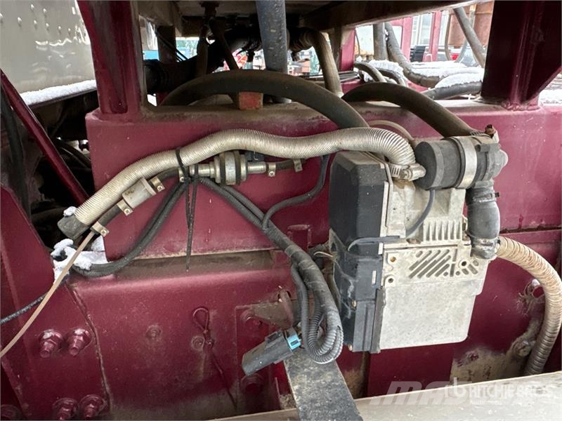 International Paystar 5600i 8x6 Coil Tubing Reel Truck Vehicule de recuperare