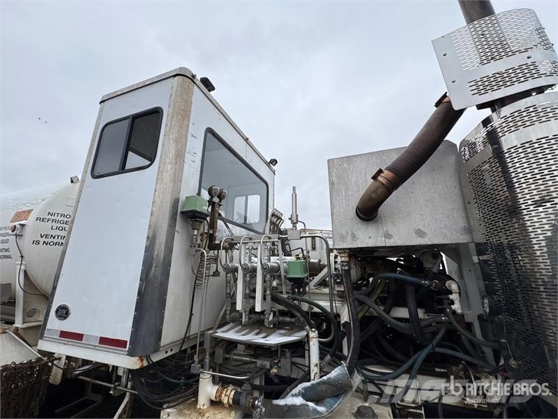 International Paystar 5900I 8x6 Nitrogen Truck Специальные грузовики