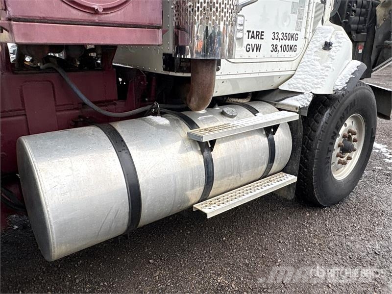 International Paystar 5600i 8x6 Coil Tubing Reel Truck Vehicule de recuperare