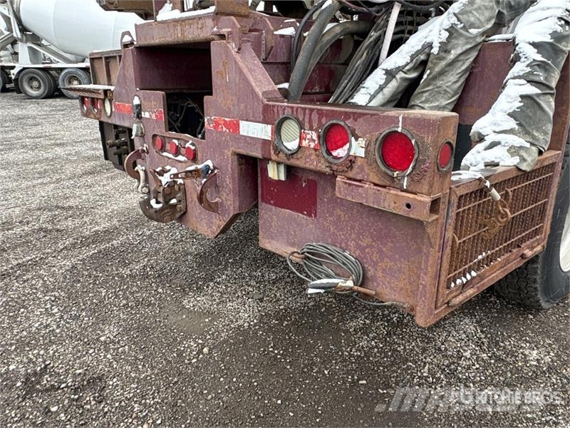 International Paystar 5600i 8x6 Coil Tubing Reel Truck Vehicule de recuperare