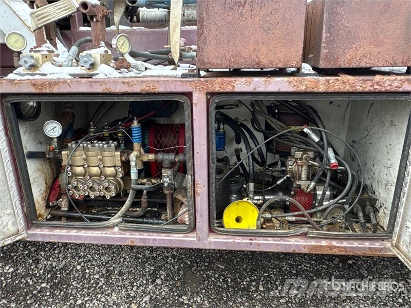 International Paystar 5600i 8x6 Coil Tubing Reel Truck Vehicule de recuperare