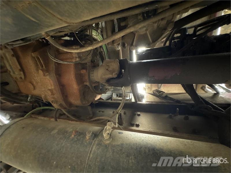 International Paystar 5600i 8x6 Coil Tubing Reel Truck Vehicule de recuperare