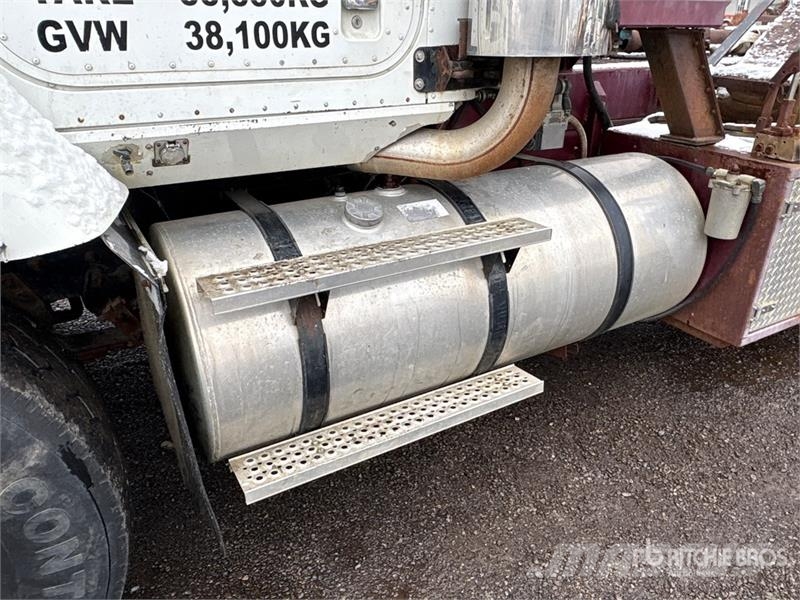 International Paystar 5600i 8x6 Coil Tubing Reel Truck Vehicule de recuperare