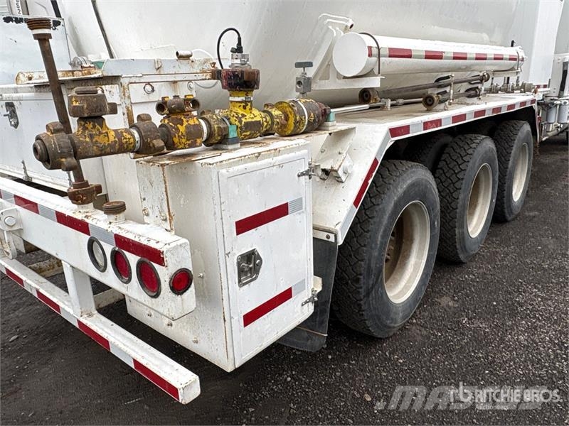 International Paystar 5600i 8x6 Sleeper Nitrogen Truck Специальные грузовики