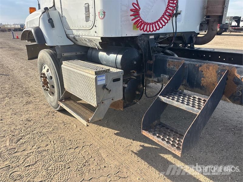 International PayStar 5600i 6x4 T/A Day Cab Truck Tractor Naudoti vilkikai
