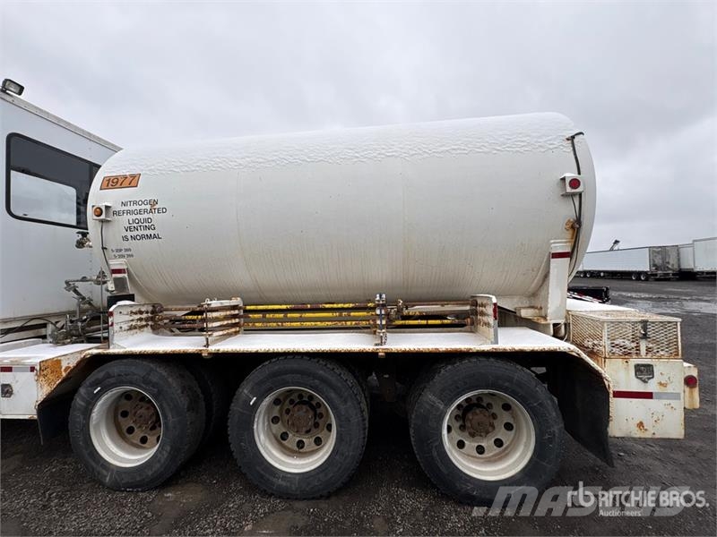 International Paystar 5900I 8x6 Nitrogen Truck Специальные грузовики