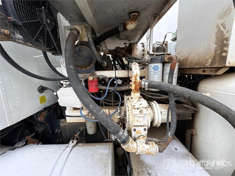 International Paystar 5900I 8x6 Nitrogen Truck Специальные грузовики