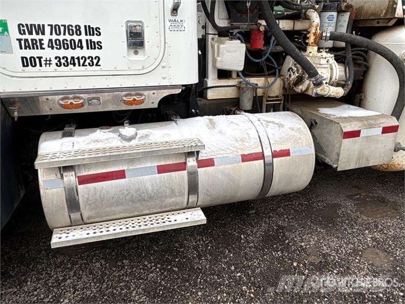 International Paystar 5900I 8x6 Nitrogen Truck Специальные грузовики
