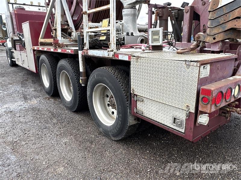International Paystar 5600i 8x6 Coil Tubing Reel Truck Vehicule de recuperare