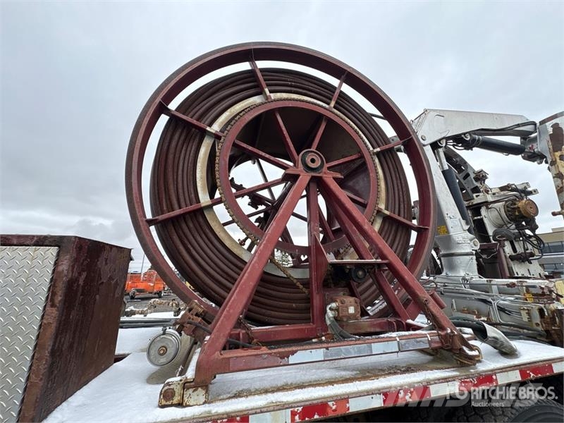 International Paystar 5600i 8x6 Coil Tubing Reel Truck Vehicule de recuperare