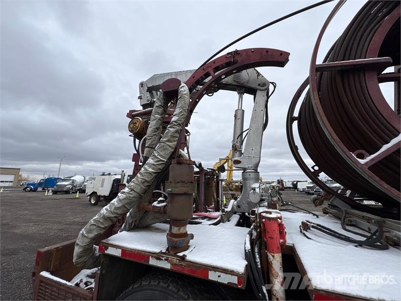 International Paystar 5600i 8x6 Coil Tubing Reel Truck Vehicule de recuperare