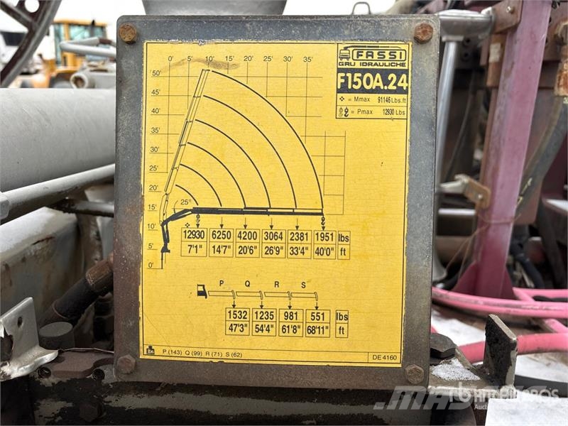International Paystar 5600i 8x6 Coil Tubing Reel Truck Veículos de recuperação