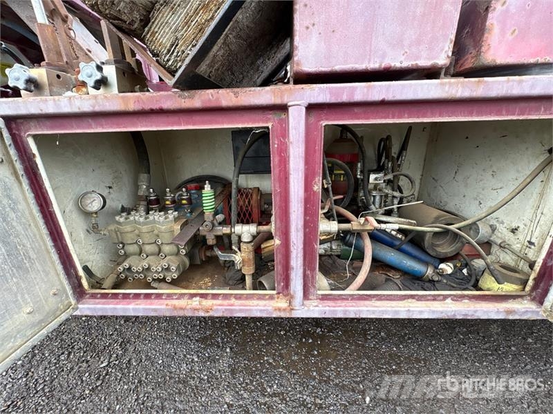 International Paystar 5600i 8x6 Coil Tubing Reel Truck Vehicule de recuperare