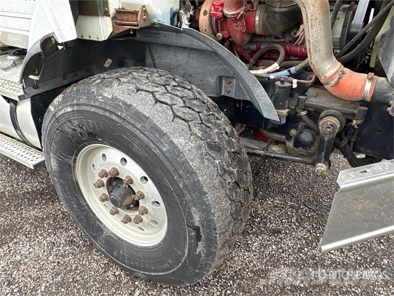 International Paystar 5600i 8x6 Coil Tubing Reel Truck Vehicule de recuperare