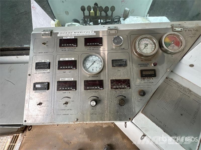International Paystar 5600i 8x6 Sleeper Nitrogen Truck Специальные грузовики