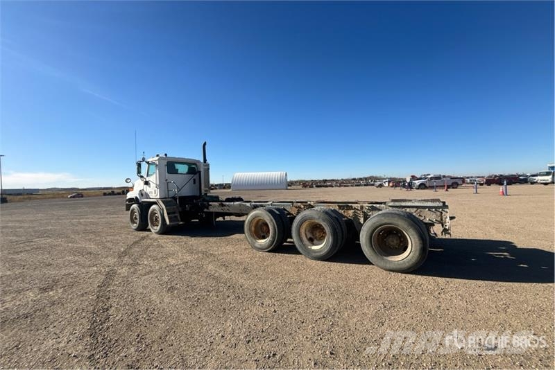 International PayStar 5600i 8x6 Cab and Chassis Kabine i unutrašnjost