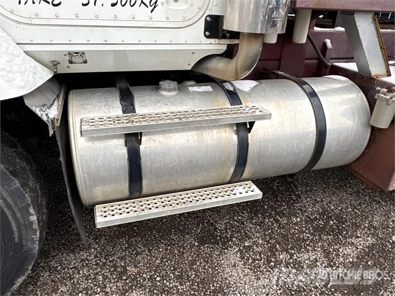 International Paystar 5600i 8x6 Coil Tubing Reel Truck Vehicule de recuperare