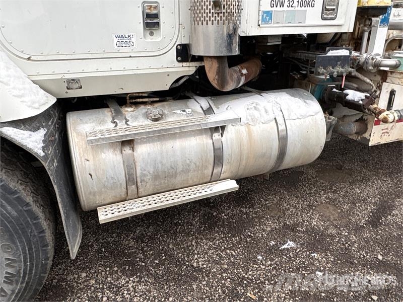 International Paystar 5600i 8x6 Sleeper Nitrogen Truck Специальные грузовики
