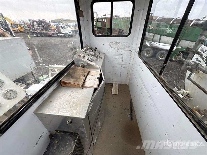 International Paystar 5900I 8x6 Nitrogen Truck Специальные грузовики