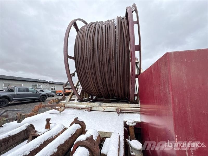 International Paystar 5600i 8x6 Coil Tubing Reel Truck Vehicule de recuperare