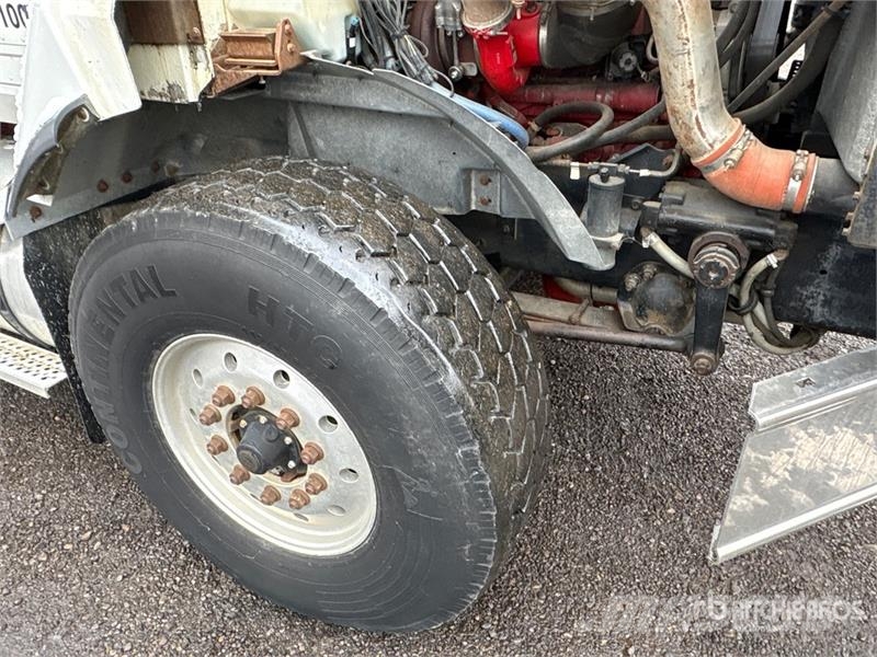International Paystar 5600i 8x6 Coil Tubing Reel Truck Vehicule de recuperare