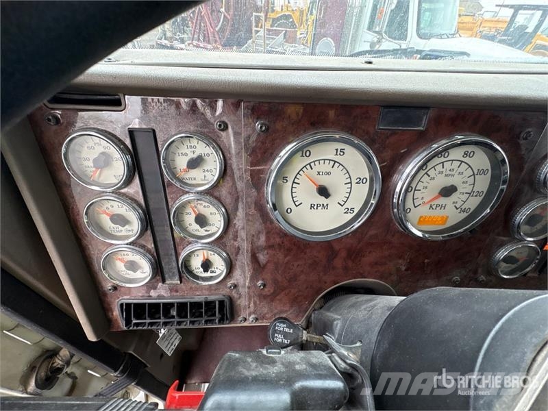 International Paystar 5600i 8x6 Sleeper Nitrogen Truck Специальные грузовики