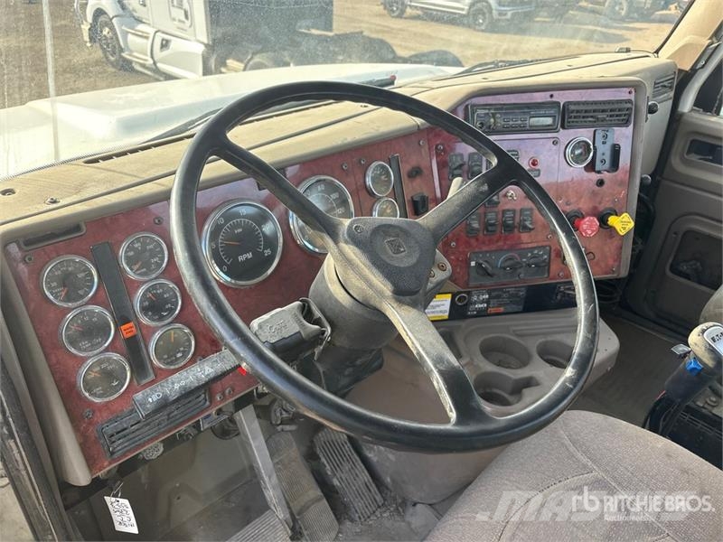 International PayStar 5600i 6x4 T/A Day Cab Truck Tractor Naudoti vilkikai